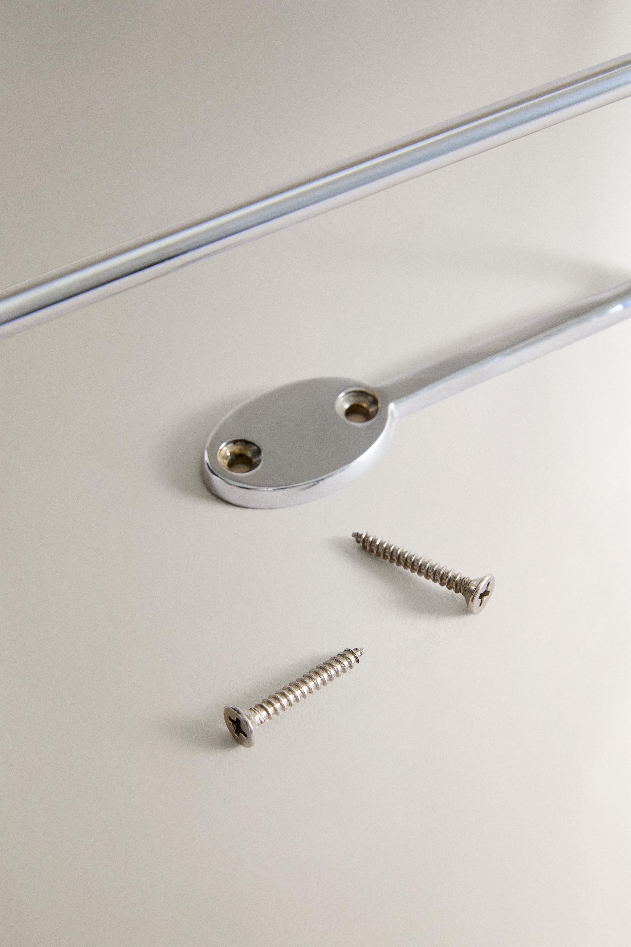 SILVER METAL TOILET PAPER HOLDER